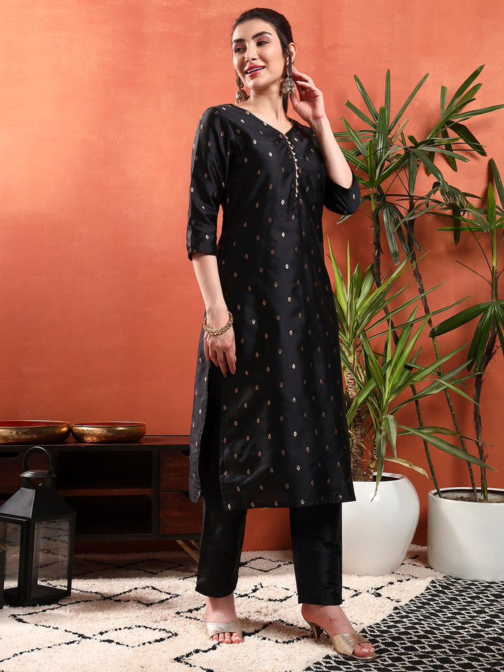 Banarasi Silk Handloom Kurta Set with Meenakari Weaving Gharchola Pattern dupatta