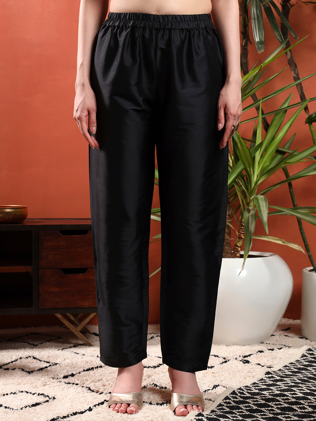 Banarasi Silk Handloom Kurta Set with Meenakari Weaving Gharchola Pattern dupatta