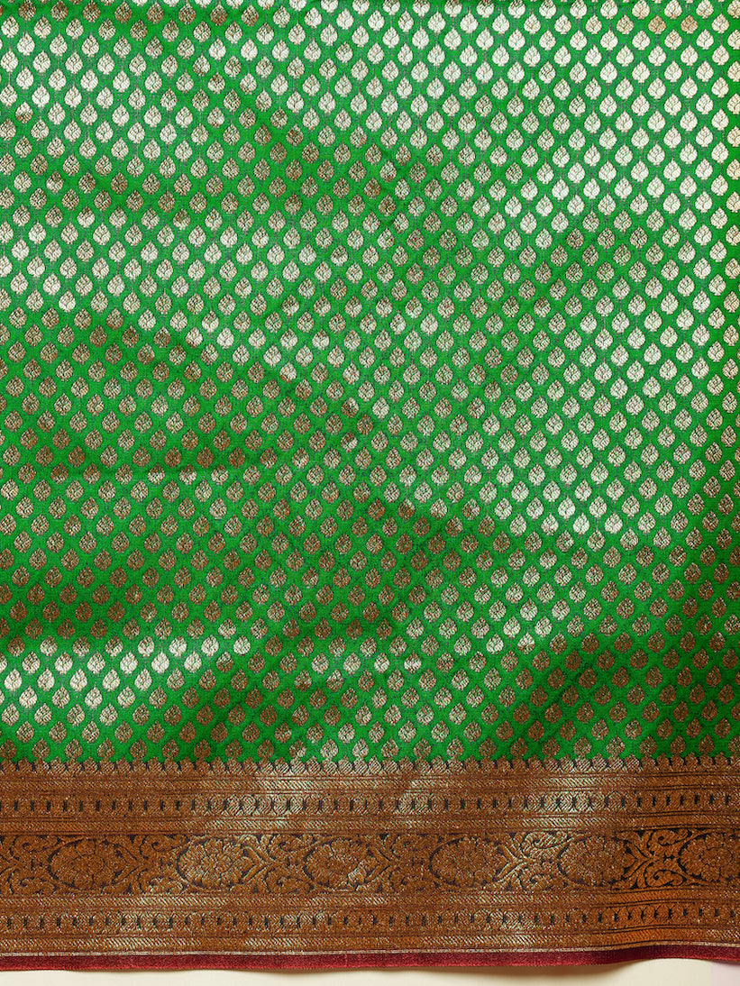Traditional Handloom Banarasi saree with Intricate Zari Weaving