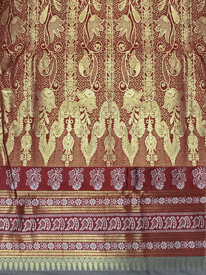 Narayanpet Grey Silk saree with Zari Contrast Border & Temple Pallu