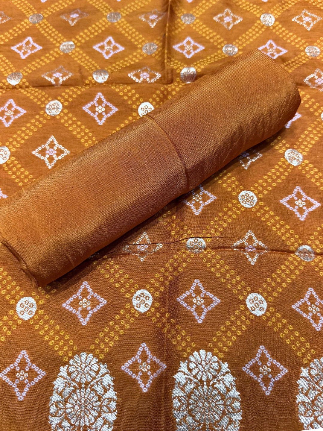 Bandhani Tye-Dye Print Dress Material with Zari Weaviing and Gharchola pattern
