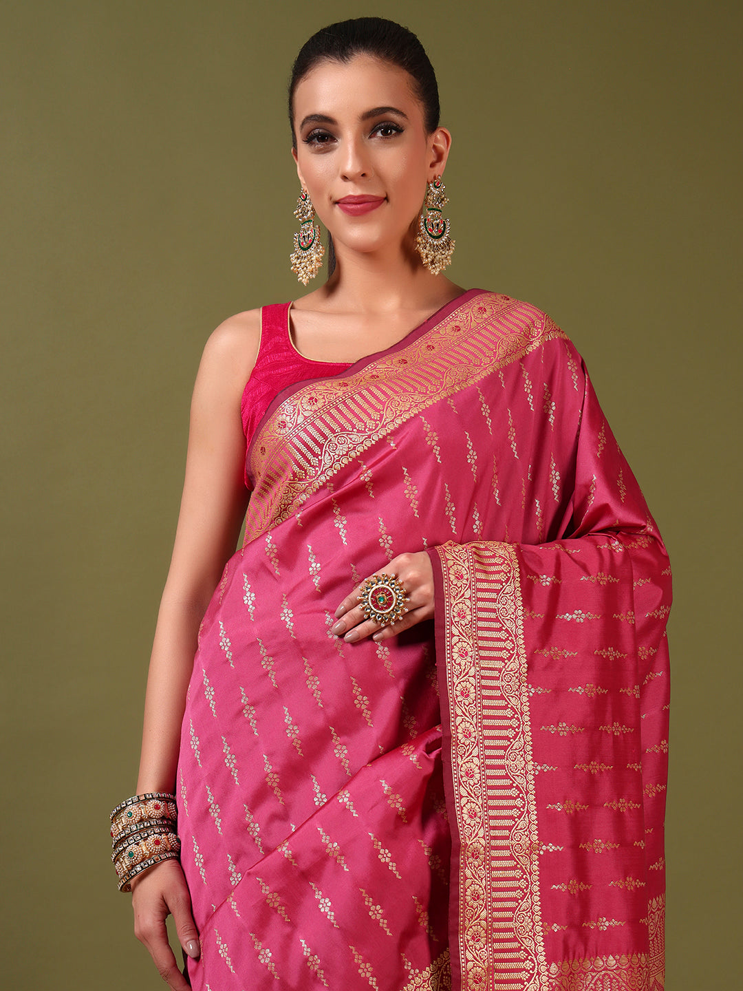Banarasi Zari Woven Traditional Handloom Silk Saree with Intricate Floral Motifs