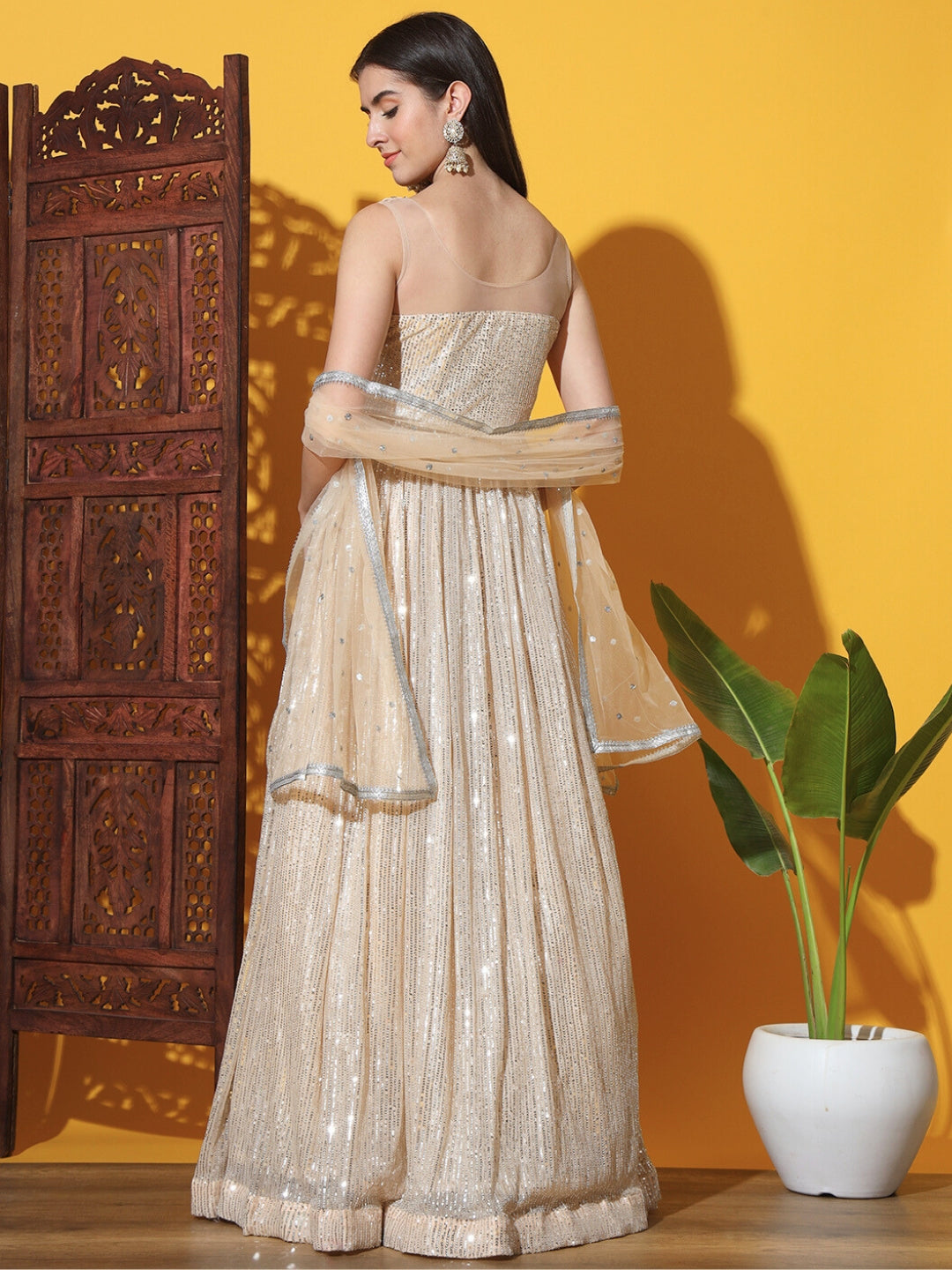 Mermaid Sequin Embellished Cocktail Gown with Floral Motifs