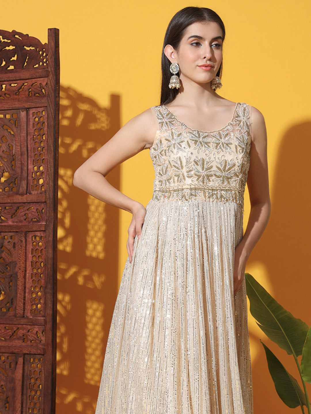 Mermaid Sequin Embellished Cocktail Gown with Floral Motifs