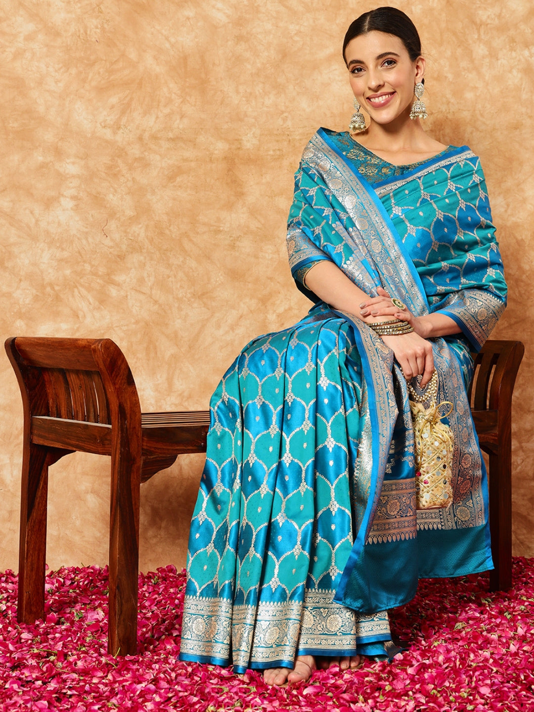 Chhabra 555 Two- Shaded Zari Resham Woven Banarasi Traditional Handloom Silk Saree & Ethnic Motifs 