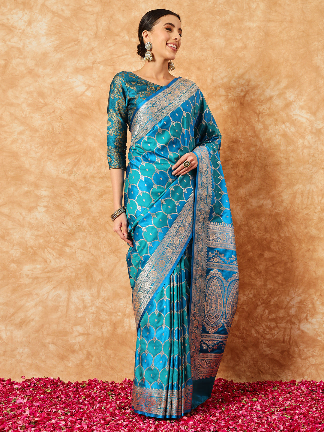 Two- Shaded Zari Resham Woven Banarasi Traditional Handloom Silk Saree