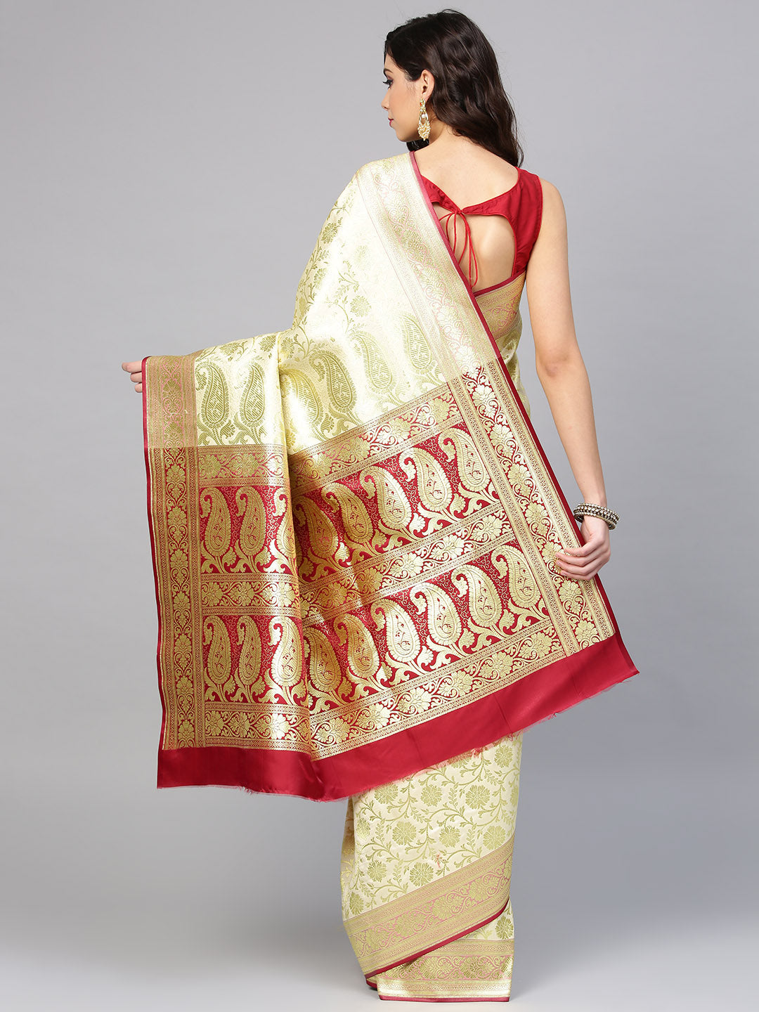 Kanjiwaram Handloom Silk Saree with Intricate Zari Motifs