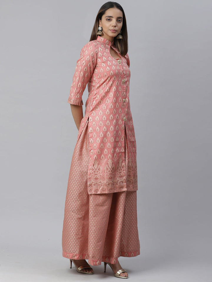 Handloom Chanderi Kurta Set with Resham Weave Paisley Pattern & Banarasi Dupatta