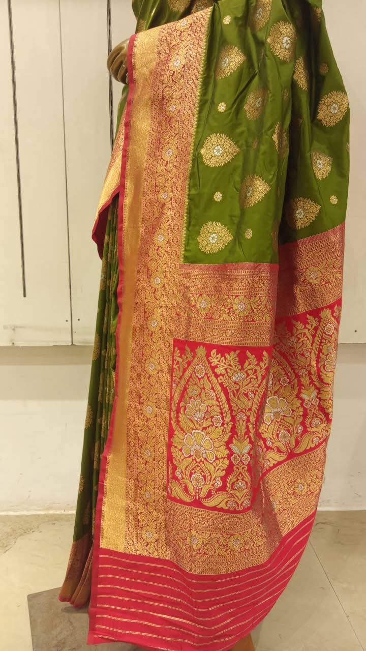 Chhabra 555 Green Banarasi Silk Traditional Saree Embellished With Contrast Pallu & Border