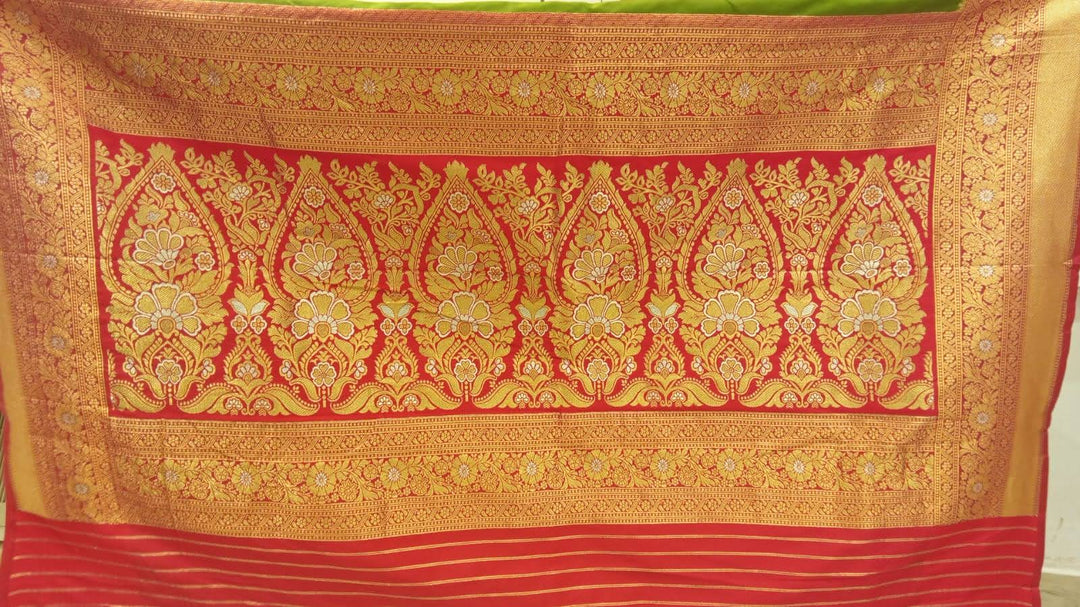 Chhabra 555 Green Banarasi Silk Traditional Saree Embellished With Contrast Pallu & Border