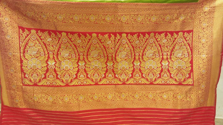 Chhabra 555 Green Banarasi Silk Traditional Saree Embellished With Contrast Pallu & Border