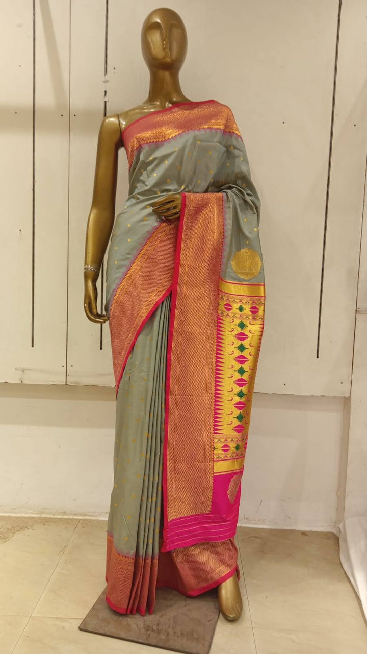 Chhabra 555 Silver Grey Banarasi Silk Traditional Saree With Contrast Pallu
