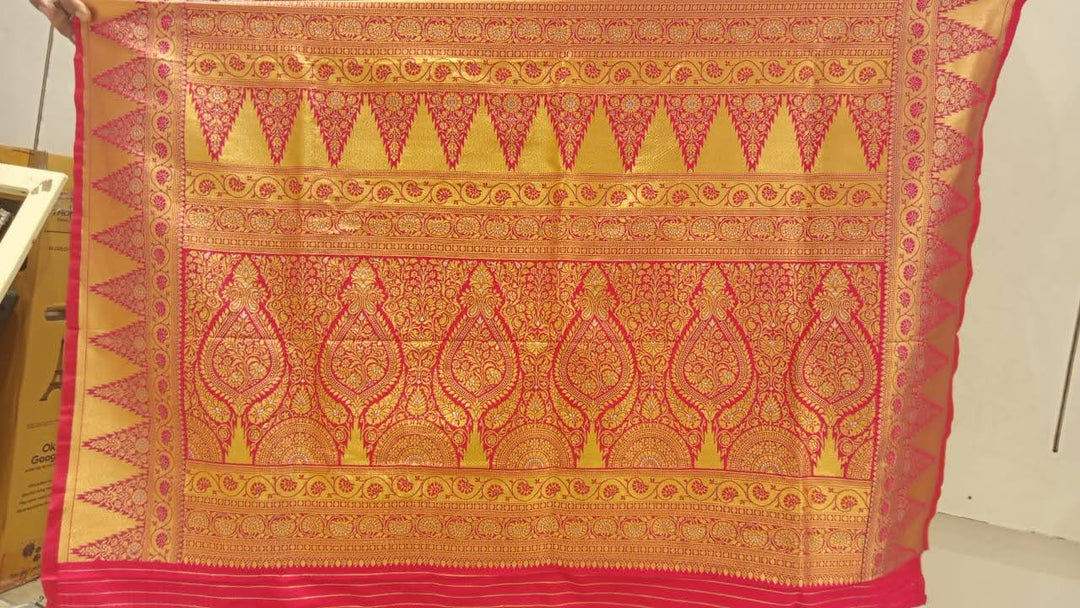 Chhabra 555 Yellow Banarasi Silk Traditional Saree Embellished With Contrast Pallu & Border