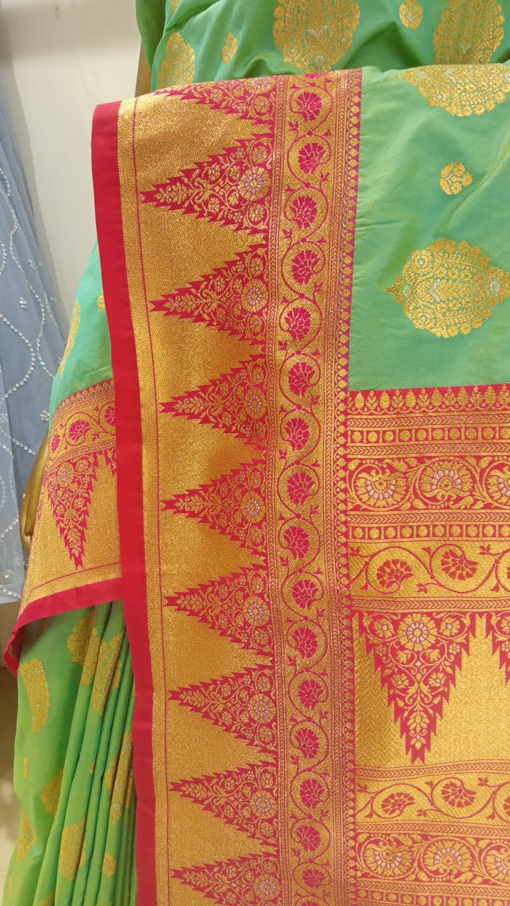 Chhabra 555 Green & Pink Zari Embellished Silk Blend Saree With Contrast Border & Pallu