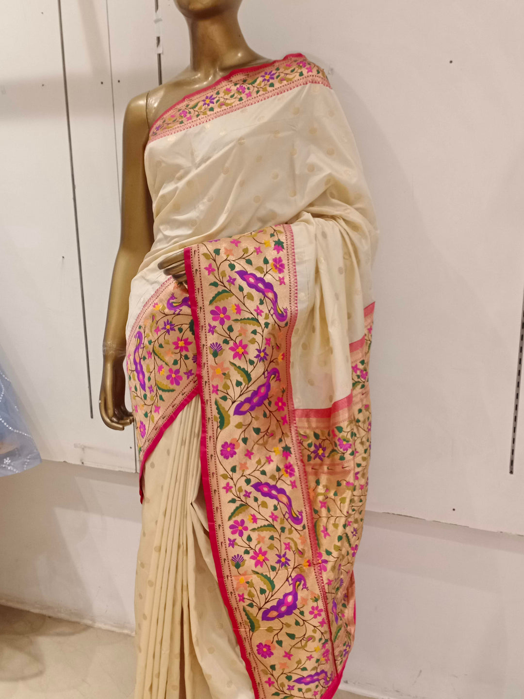 Chhabra 555 Off White Bright Zari Embellished Silk Blend Saree With Contrast Border & Pallu