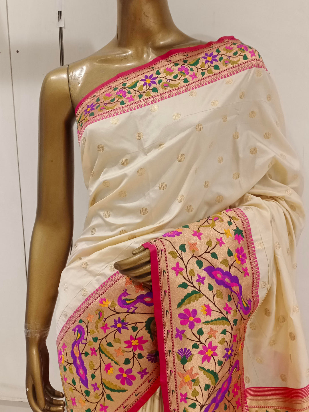Chhabra 555 Off White Bright Zari Embellished Silk Blend Saree With Contrast Border & Pallu