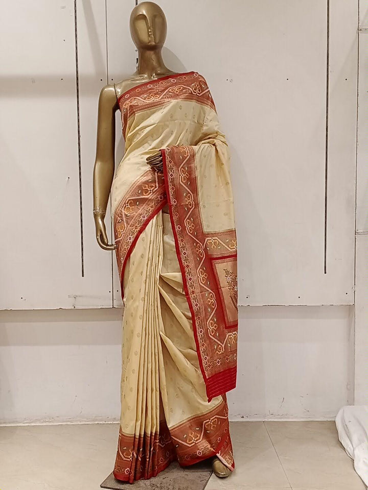 Chhabra 555 Off White Bright Zari Embellished Silk Blend Saree With Contrast Border & Pallu