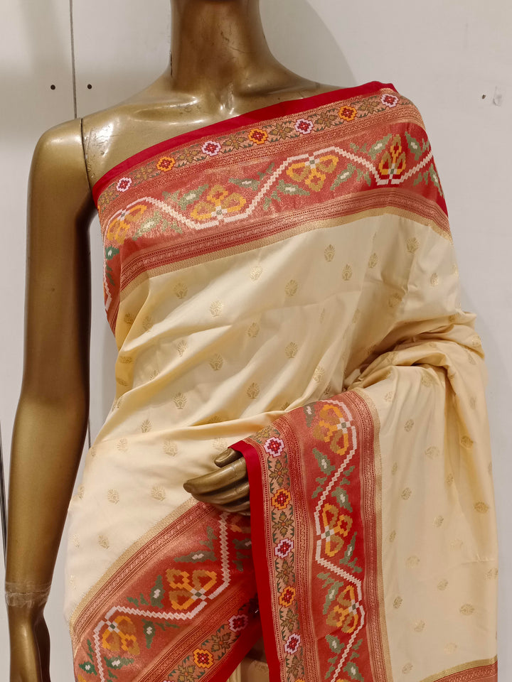 Chhabra 555 Off White Bright Zari Embellished Silk Blend Saree With Contrast Border & Pallu