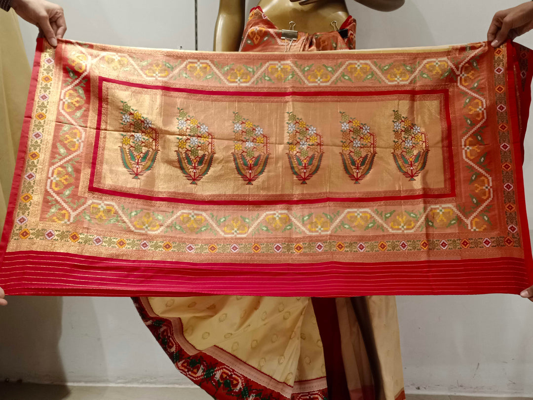 Chhabra 555 Off White Bright Zari Embellished Silk Blend Saree With Contrast Border & Pallu
