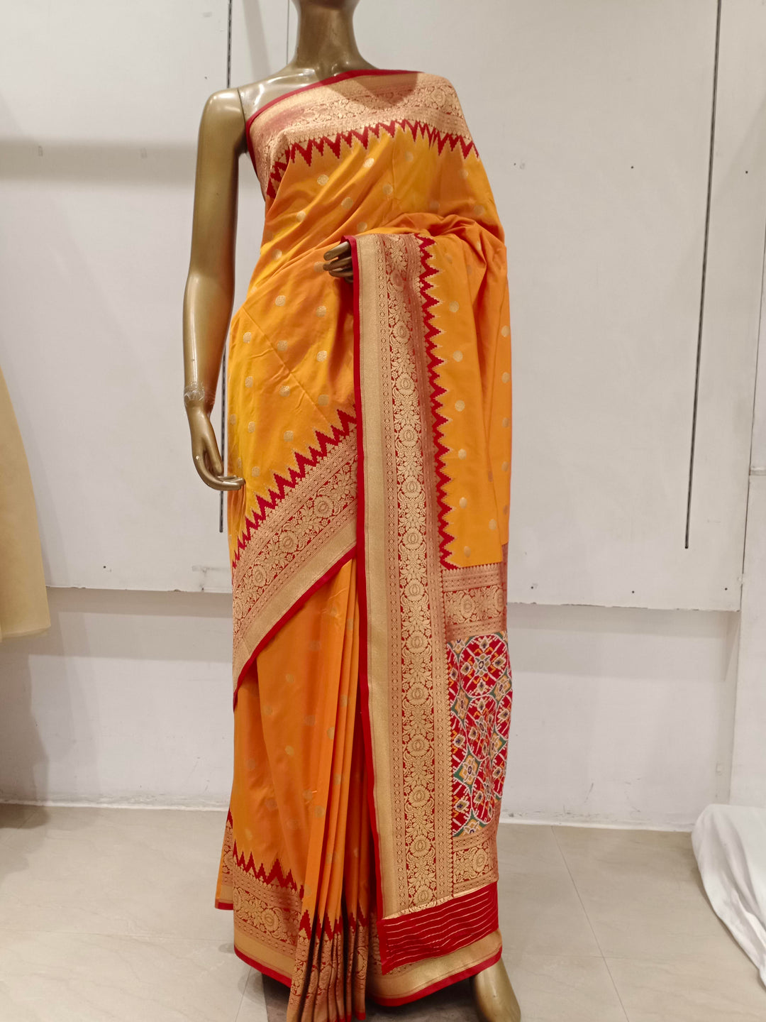 Chhabra 555 Mustard Yellow Banarasi Silk Blend Ethnic Saree Embellished With Bold Border