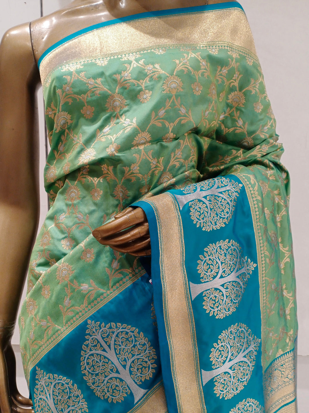 Chhabra 555 Green & Blue Zaal Zari Woven Embellished Saree With Beautiful Bold Contrast Border and Pallu