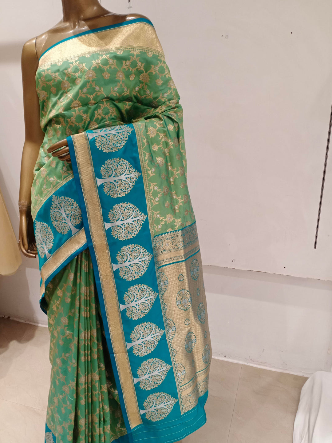 Chhabra 555 Green & Blue Zaal Zari Woven Embellished Saree With Beautiful Bold Contrast Border and Pallu