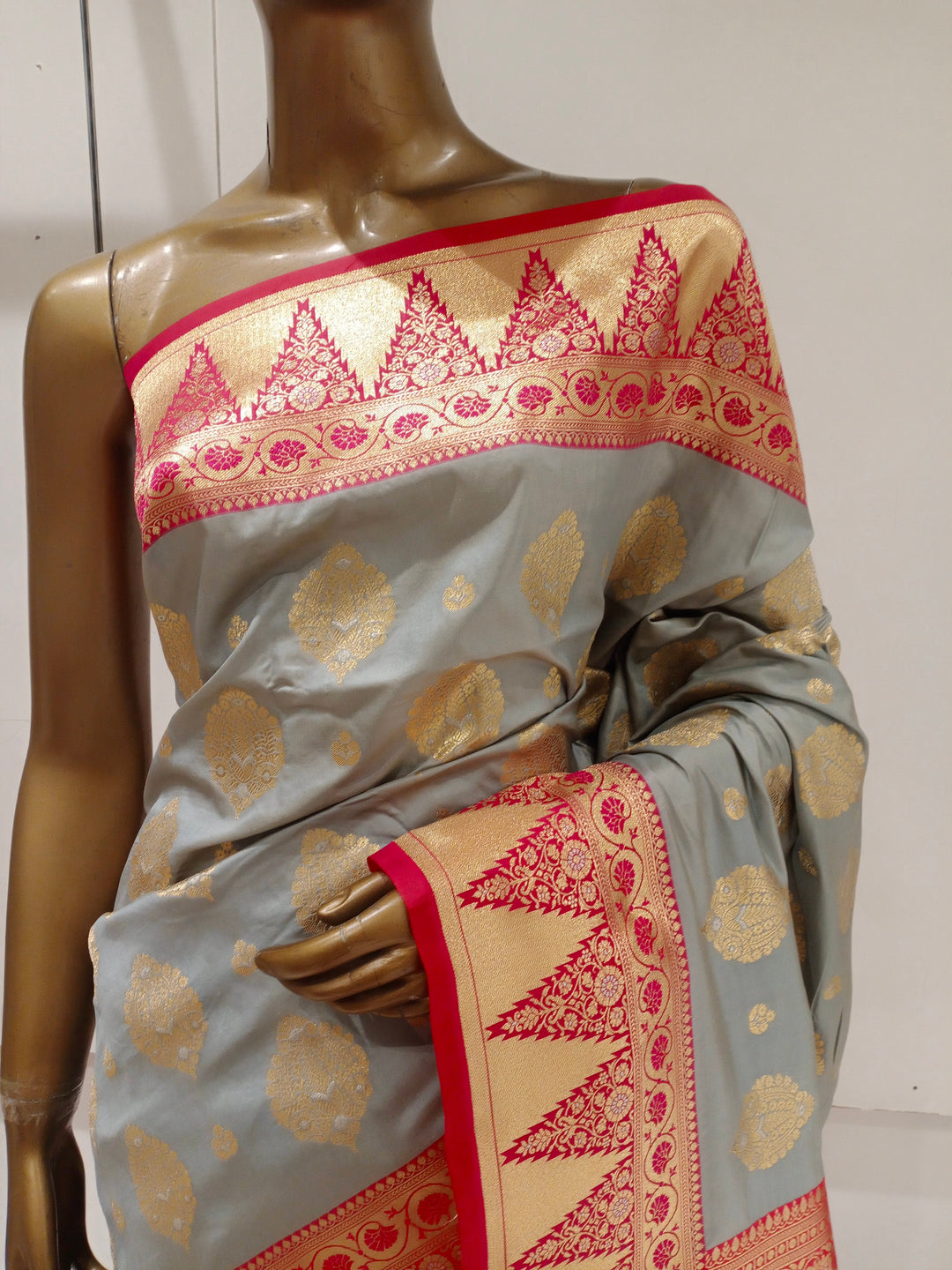 Chhabra 555 Silver Grey Zari Woven Embellished Silk Saree With Contrast Border & Pallu