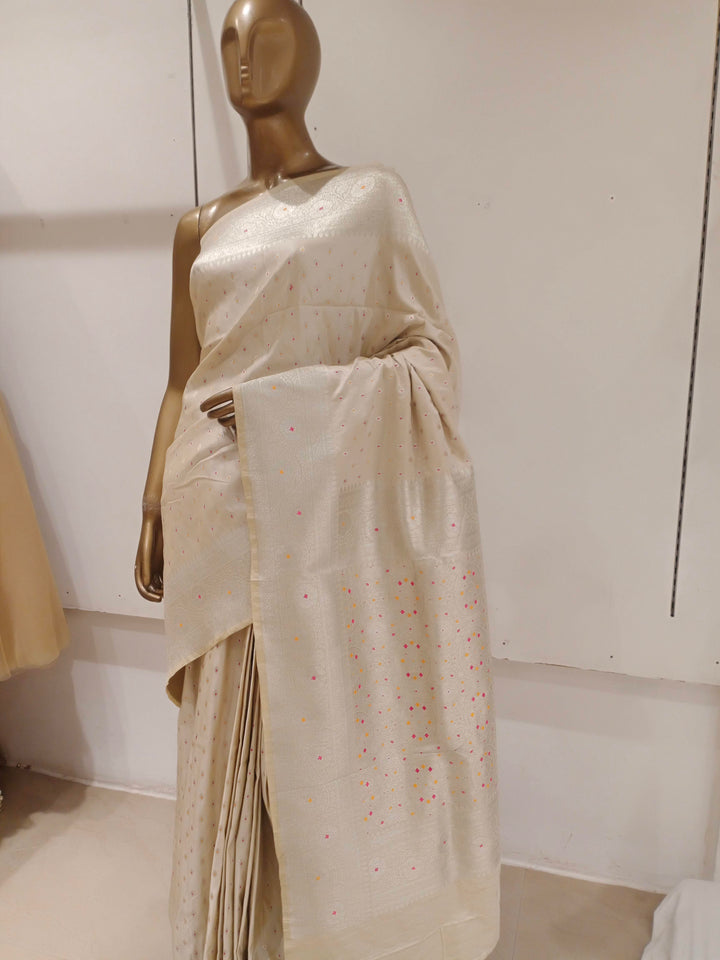 Chhabra 555 Cream Resham & Zari Embroidered Woven Embellished Silk Blend Saree