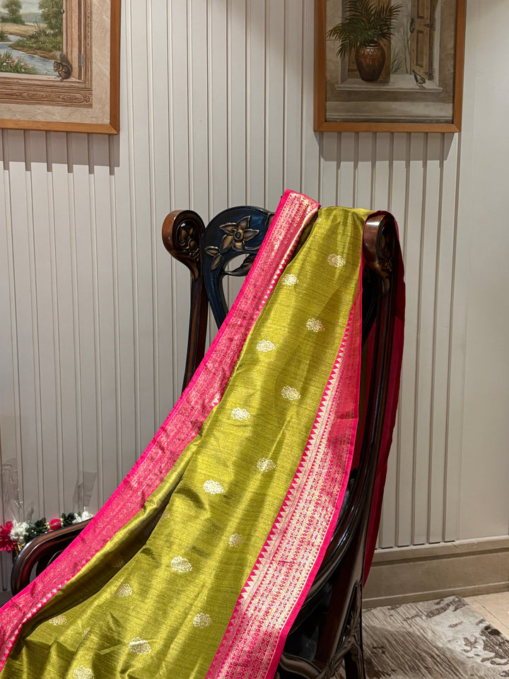 Banarasi Silk Saree with Zari Weaving & Contrast Pink Pallu Border