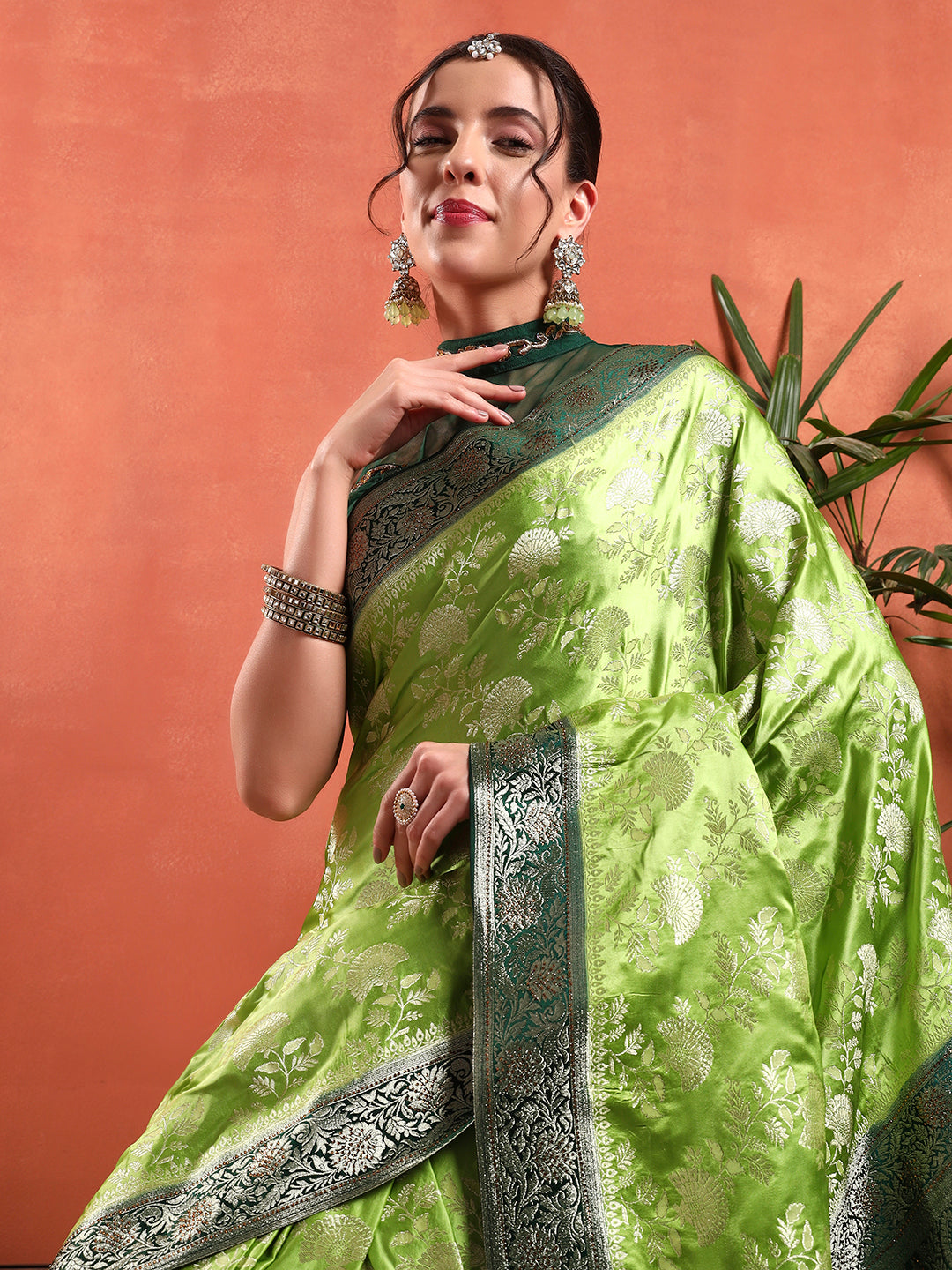 Banarasi Intricate Floral Motifs Zari Woven Contemporary Handloom Satin Silk Saree