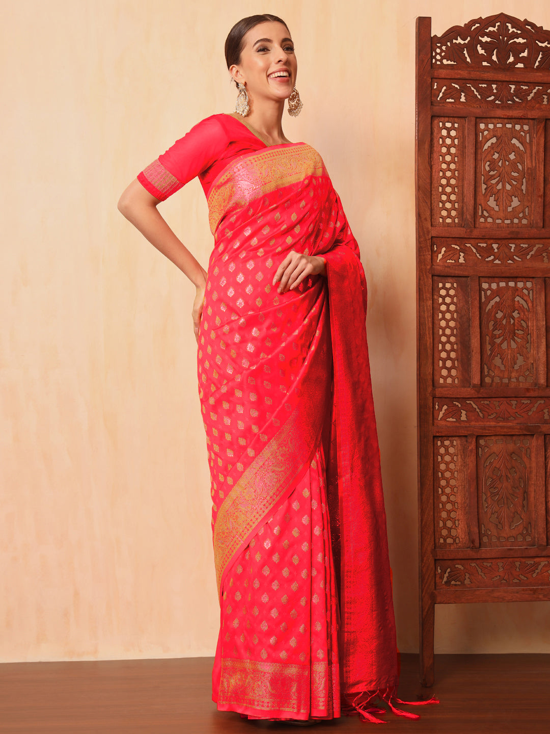 Resham & Zari Woven Traditional Silk Banarasi Saree with Ethnic ambi Motifs