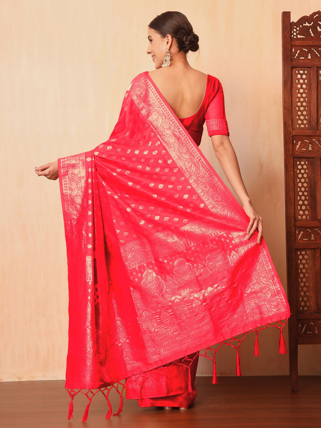 Resham & Zari Woven Traditional Silk Banarasi Saree with Ethnic ambi Motifs