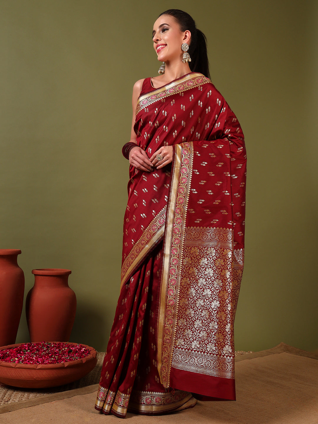 Chhabra 555 Banarasi Zari Woven Traditional Handloom Silk Saree with Intricate Floral Motifs 