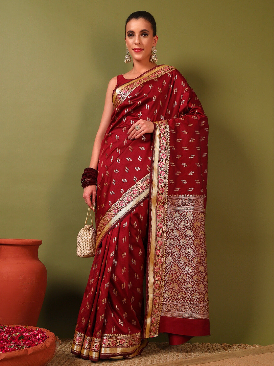 Banarasi Zari Woven Traditional Handloom Silk Saree with Intricate Floral Motifs