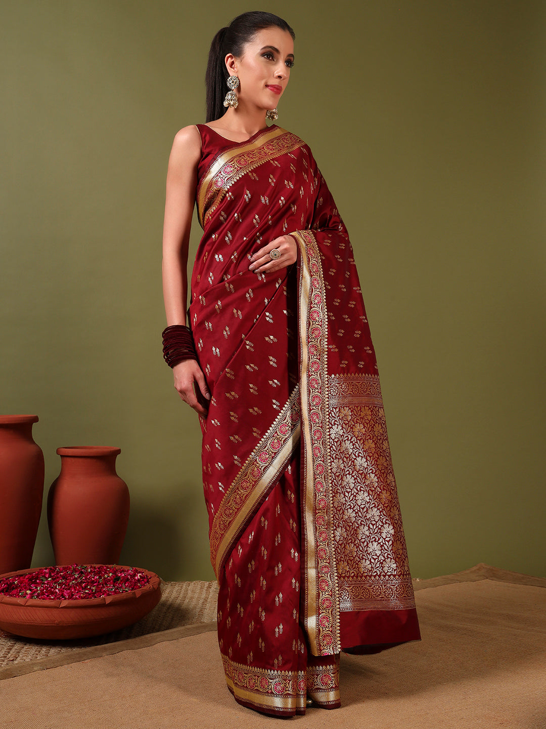 Banarasi Zari Woven Traditional Handloom Silk Saree with Intricate Floral Motifs