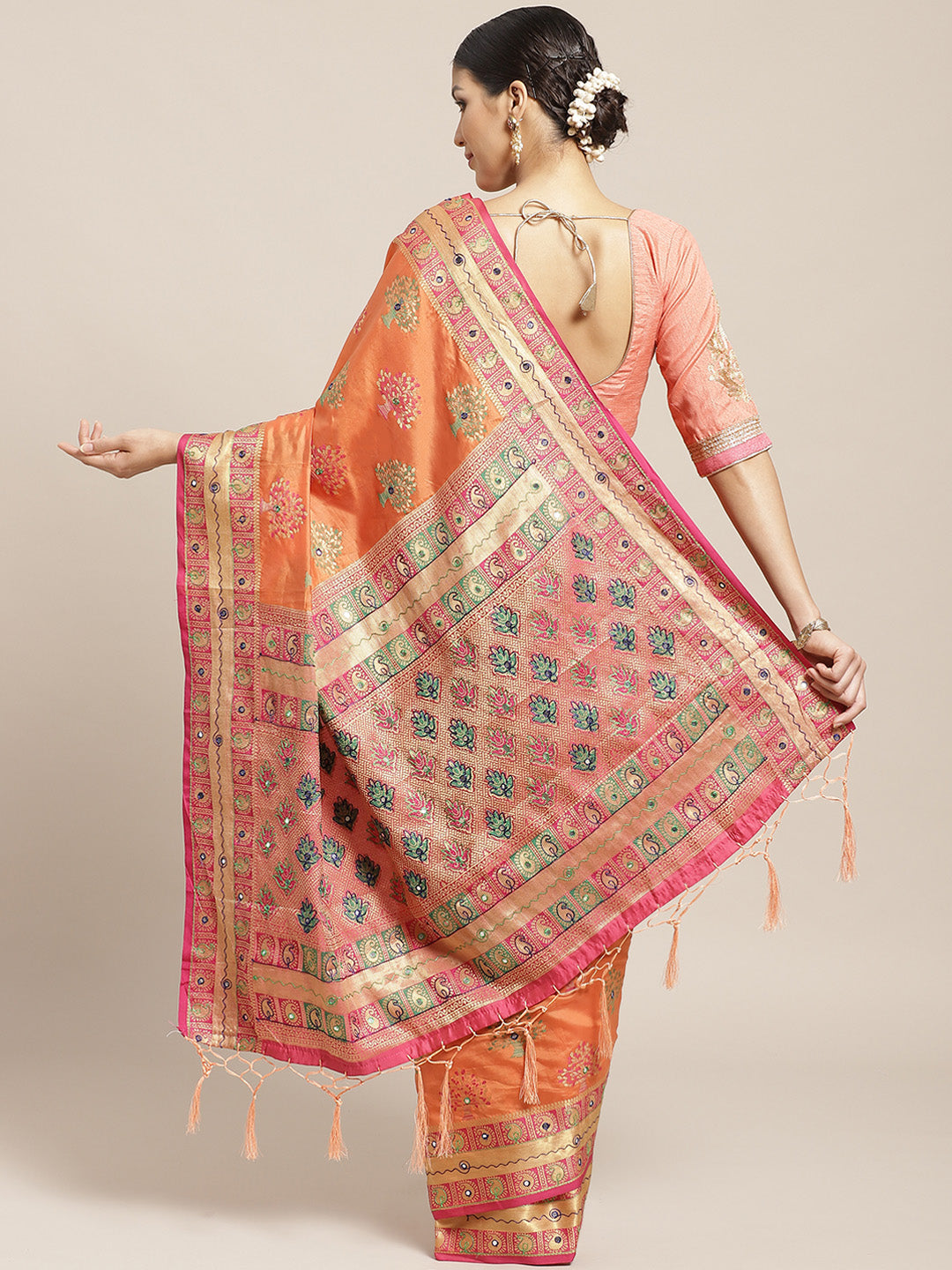 Banarasi Jamdani inspired Paisley Saree with Zari woven border and heavy Contrast Pallu
