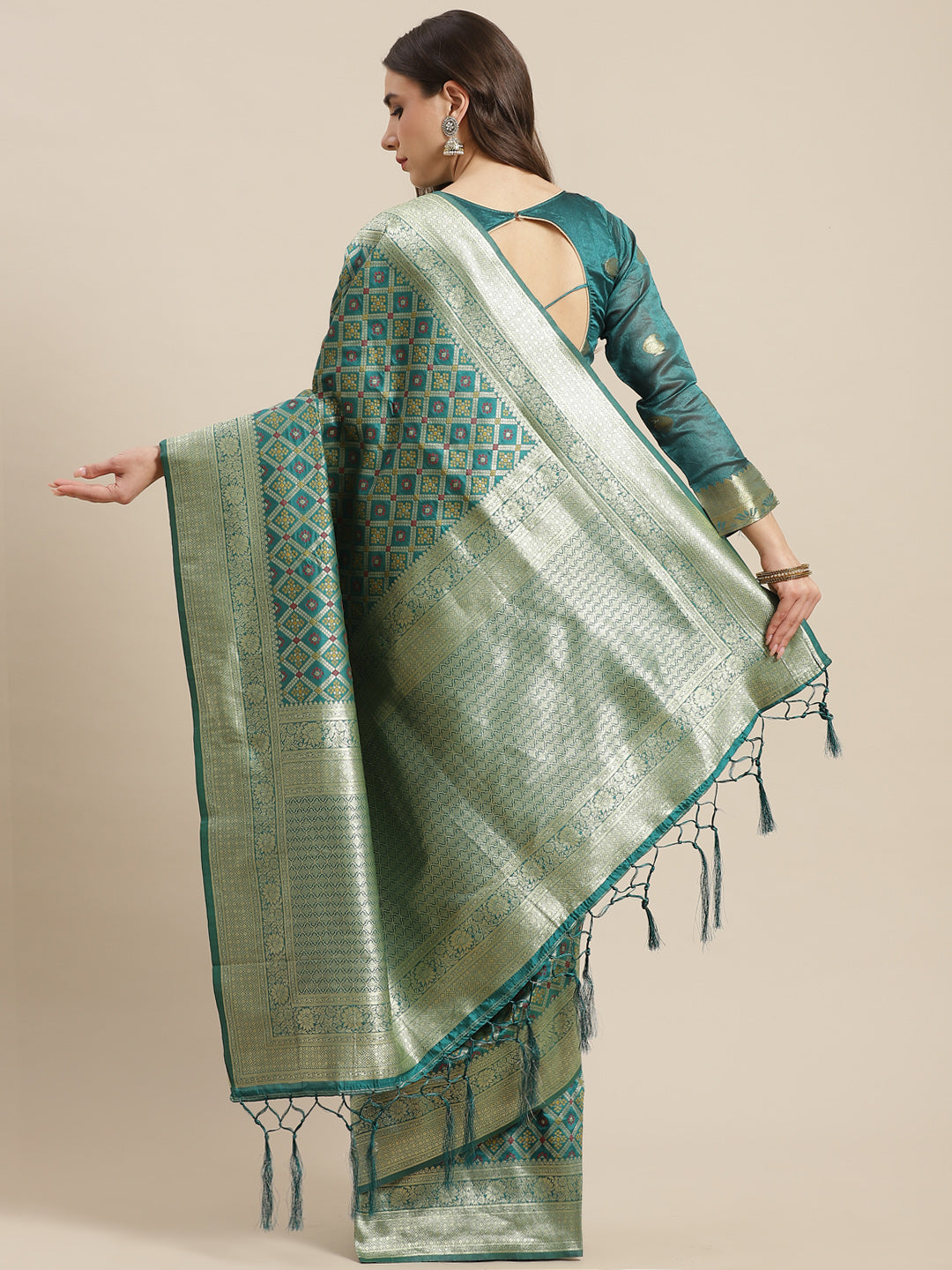 Green Silk Meenakari Banarasi Saree Embellished With Resham Weaving