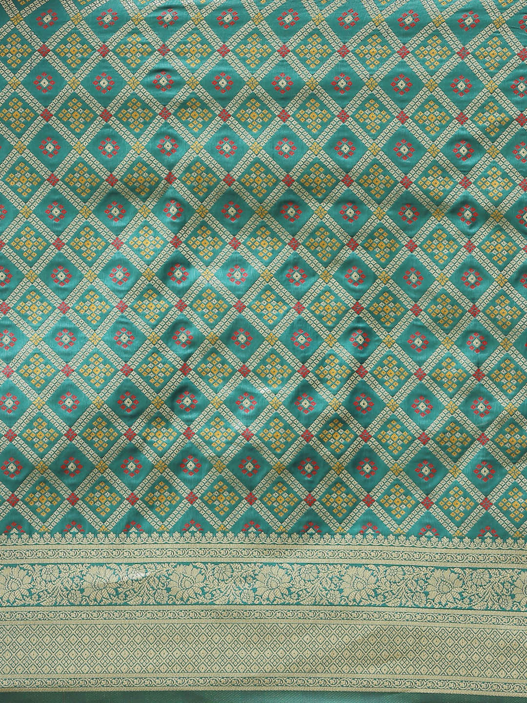 Green Silk Meenakari Banarasi Saree Embellished With Resham Weaving