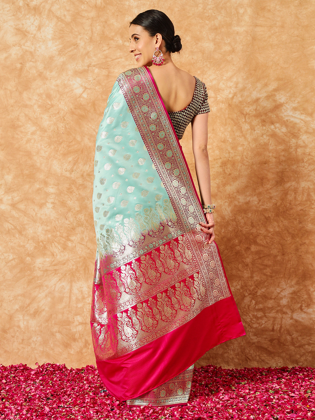 Sea Green Banarasi Pure Silk Saree & Contrast Magenta Ethnic Border