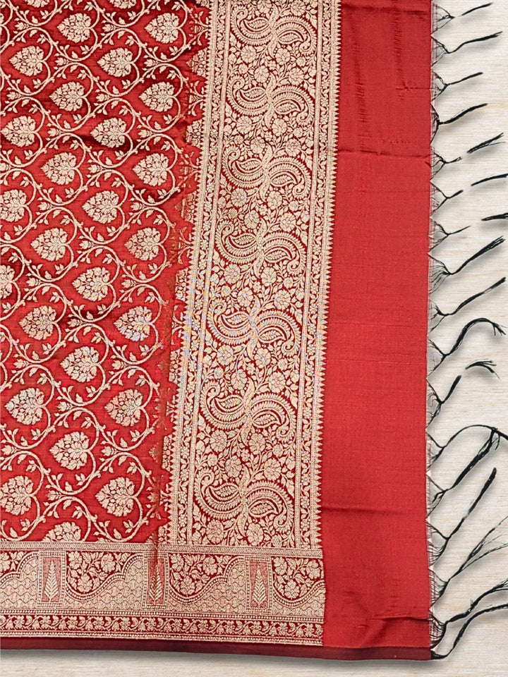 Banarasi Silk Dress Material with Contrast Color Weaving & Leheriya Paisley Pattern