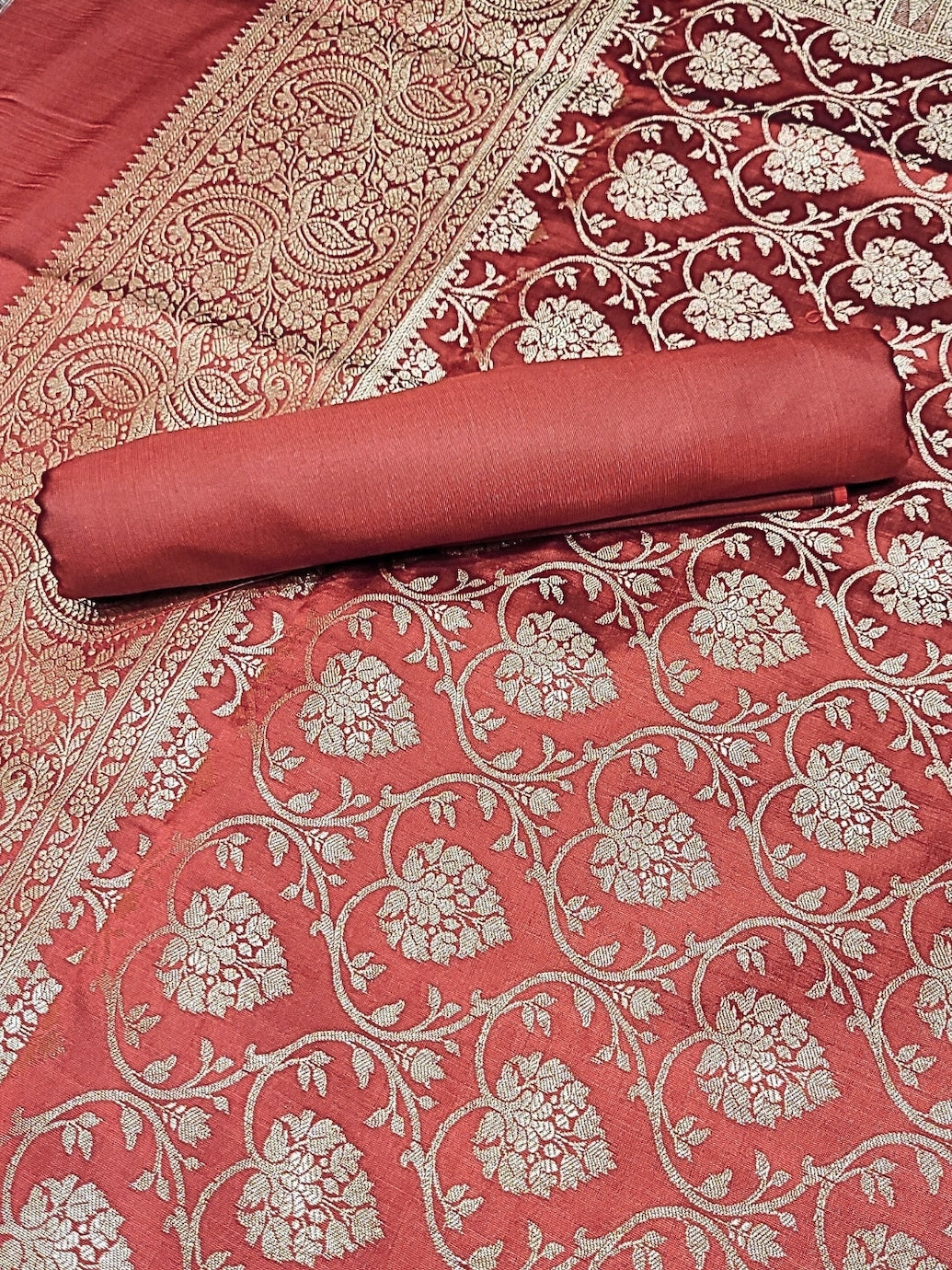 Banarasi Silk Dress Material with Contrast Color Weaving & Leheriya Paisley Pattern