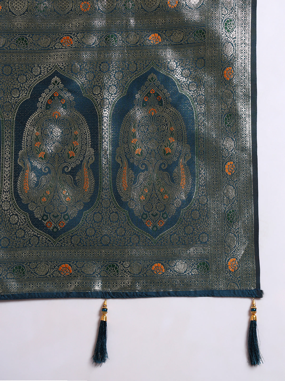 Handloom Banarasi Brocade Handloom Silk saree with Meenakari Weaving, Paisley Border