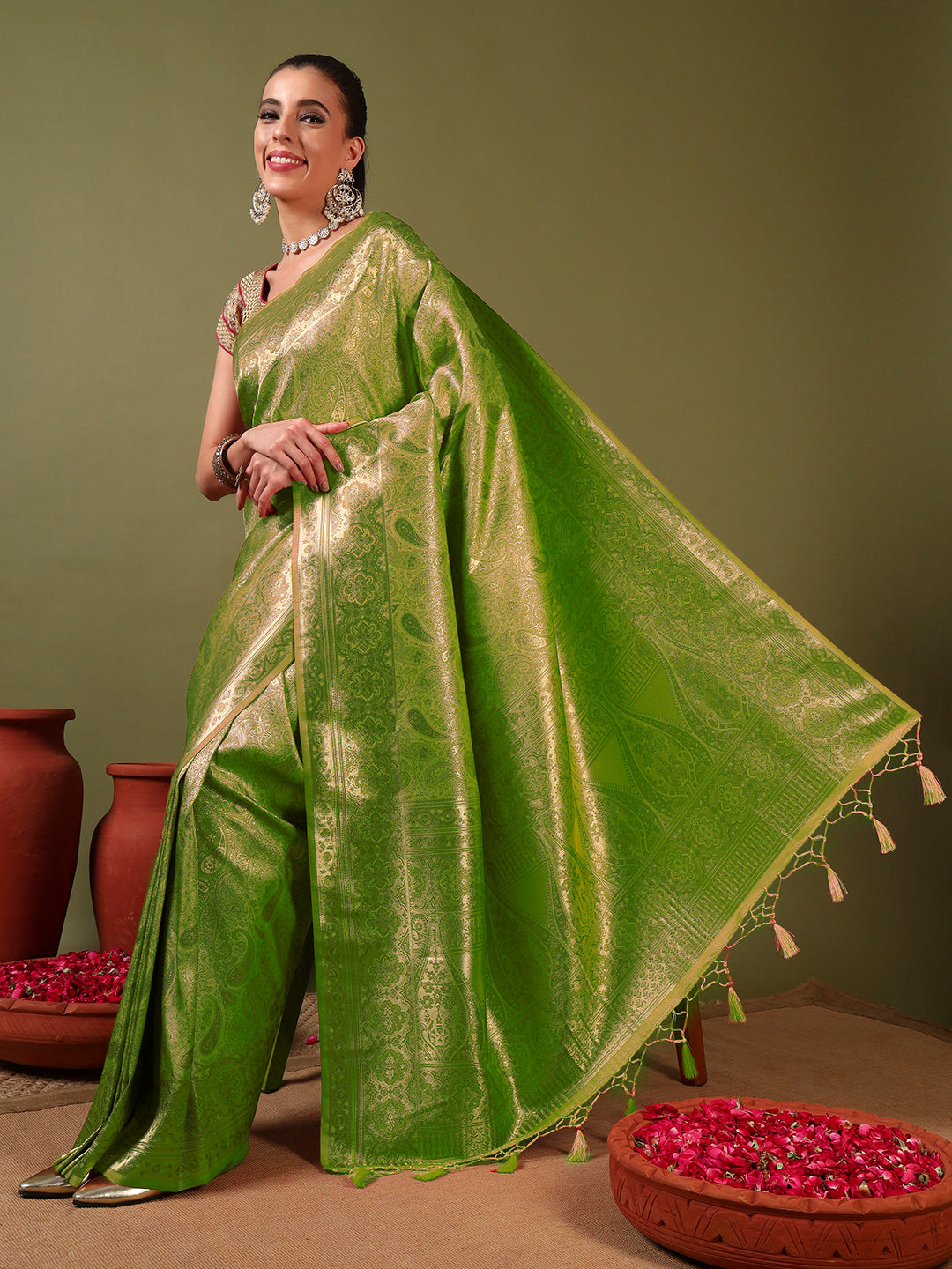 Chhabra 555 Traditional Banarasi Handloom Silk Saree with Ethnic Zari Paisley Weaving & Jhalar Pallu