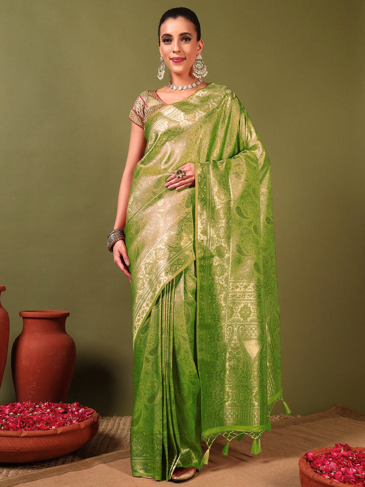Traditional Banarasi Handloom Silk Saree with Ethnic Zari Paisley Weaving & Jhalar Pallu