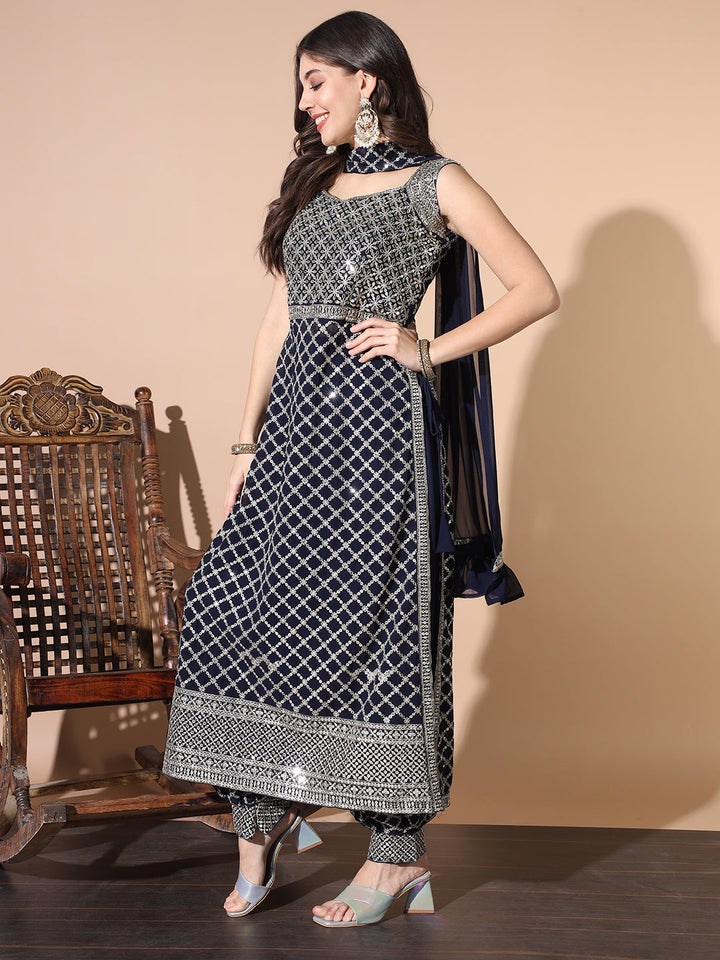 Sequinned Nyraa Kurta Set with Harem Pants & Pre-Draped dupatta