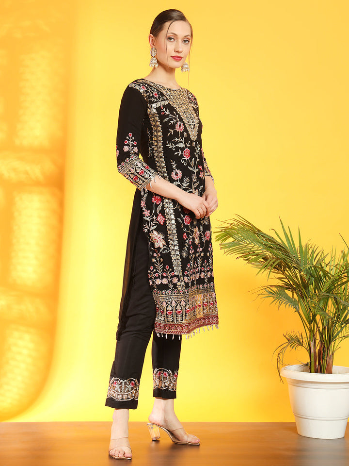 Pakistani Inspired Floral Embroidery Georgette Kurta Set With Contrast Scalloped Dupatta