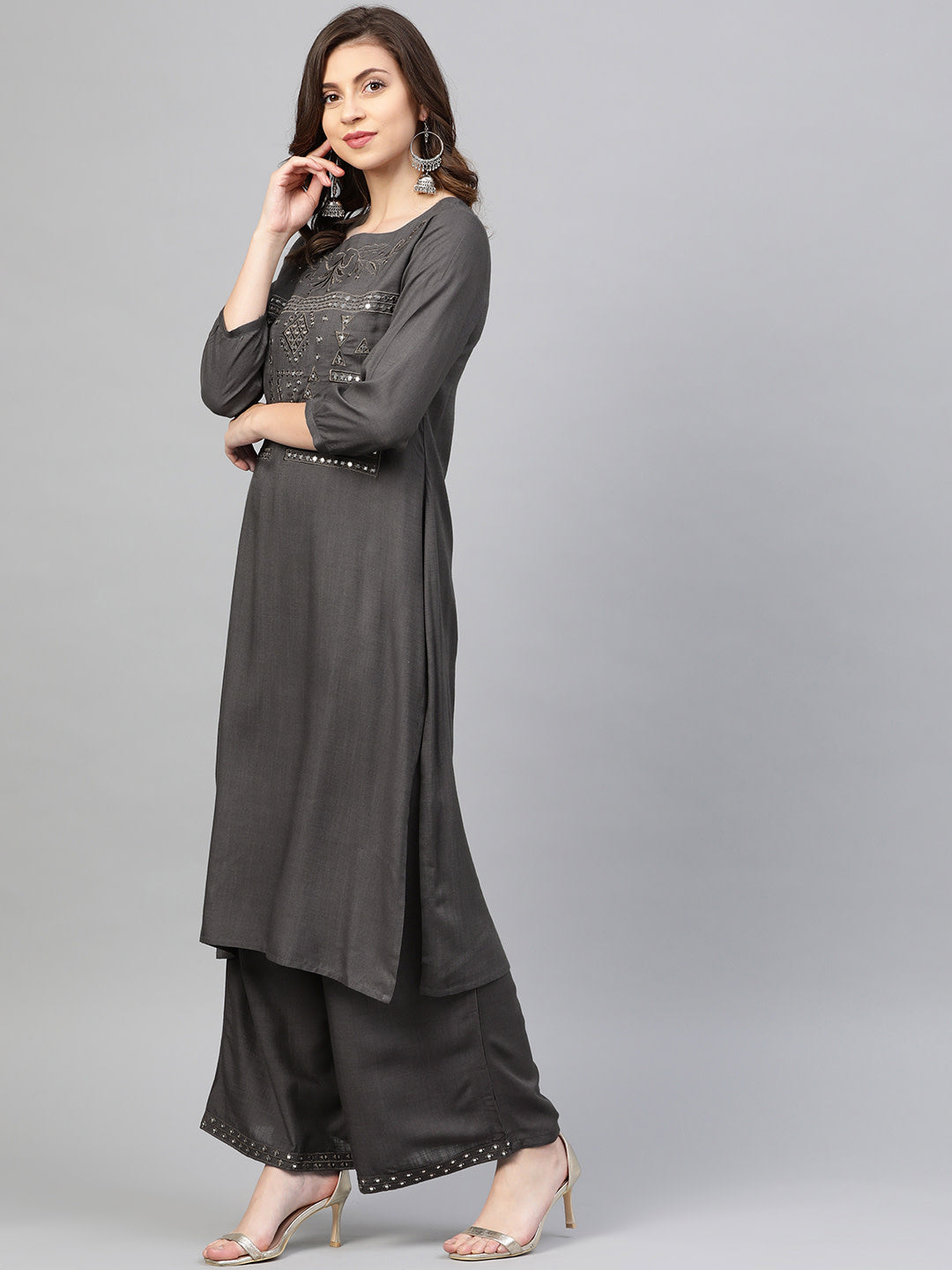 Embellished Kurta Set with Floral Resham Embroidery