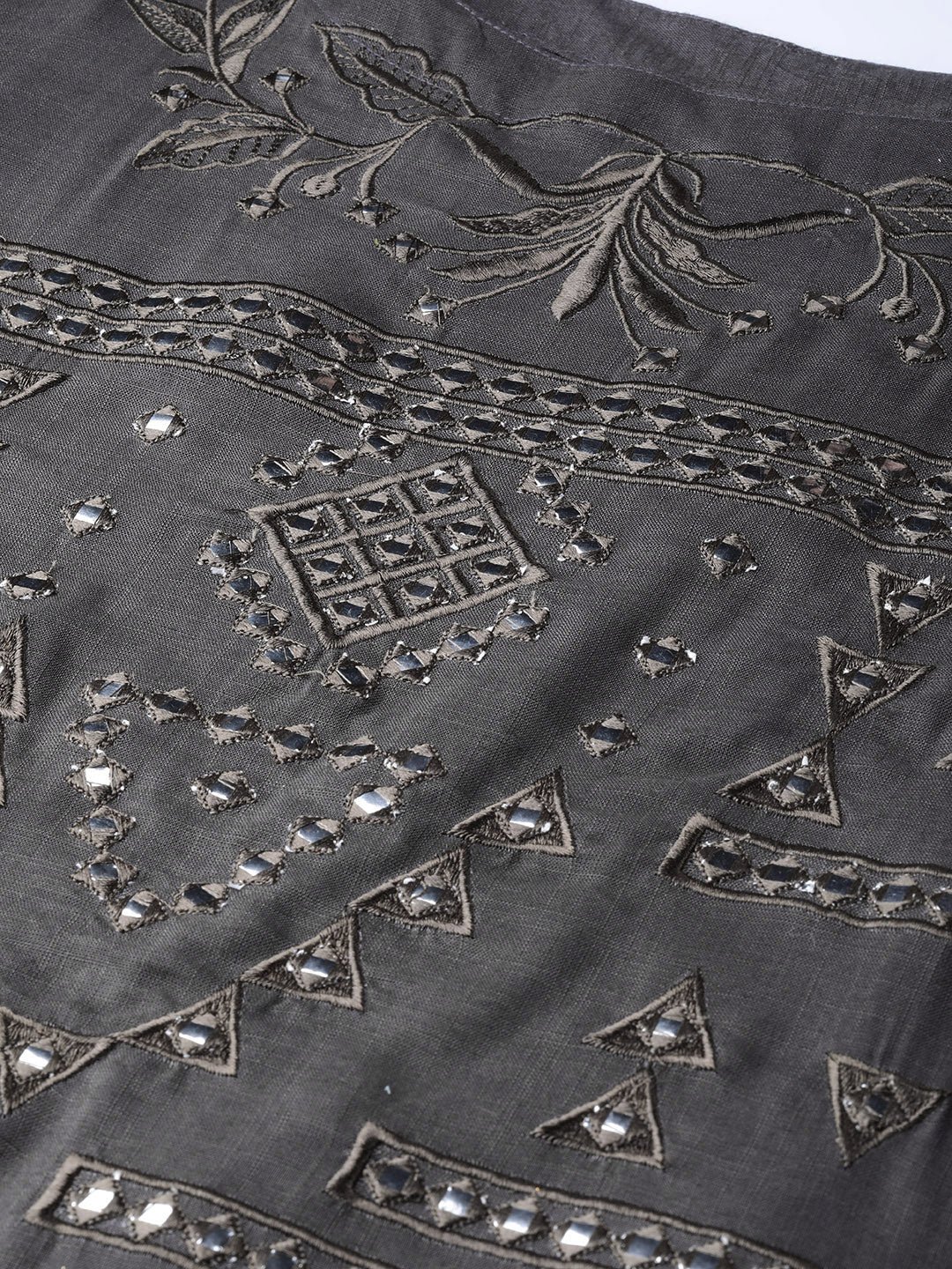 Embellished Kurta Set with Floral Resham Embroidery