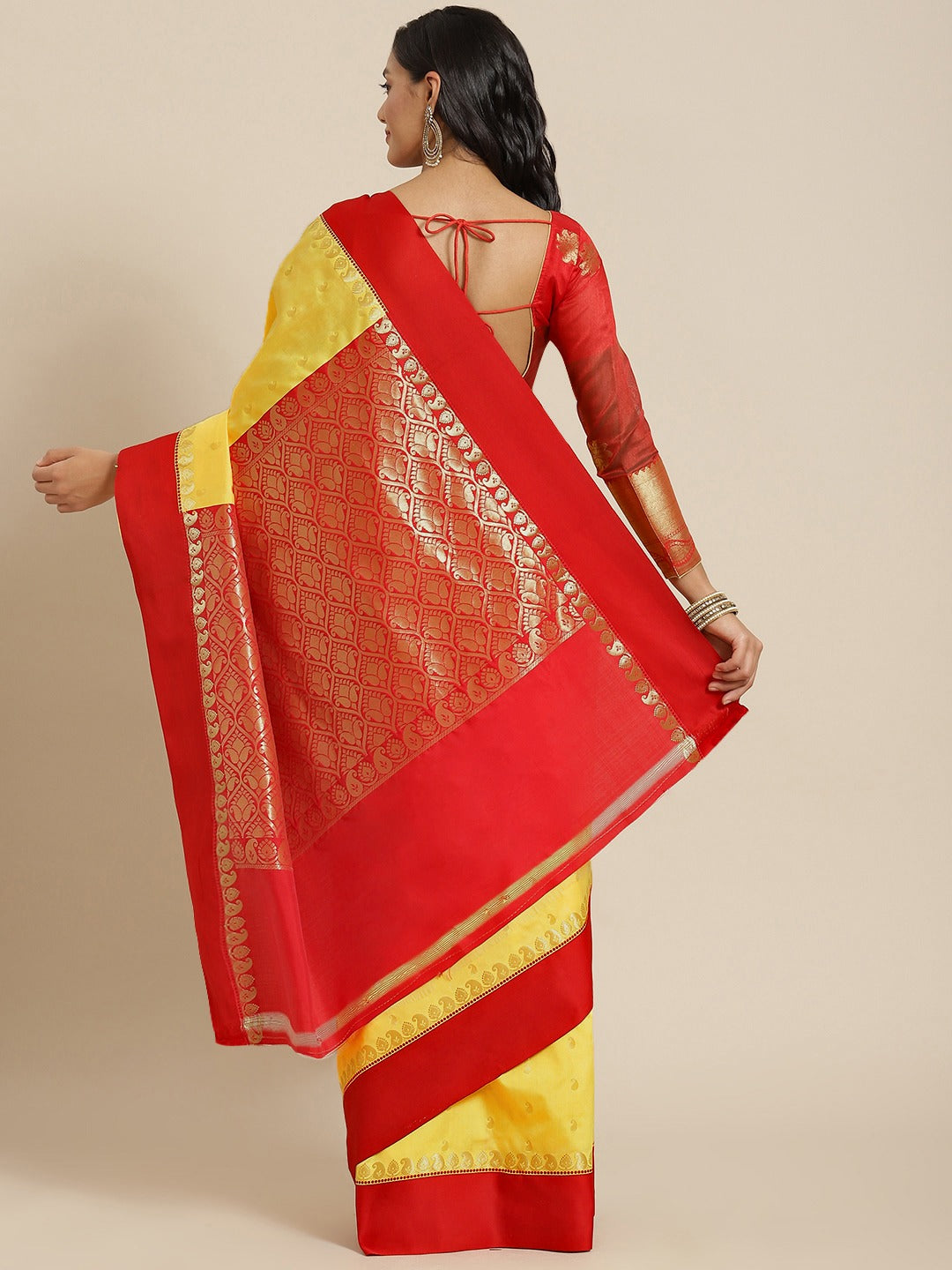Yellow Handloom Bengali Style Gadwal Saree With Red Broad Border