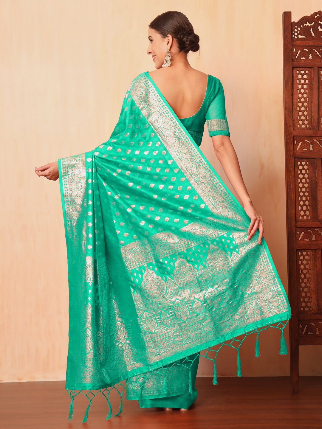 Resham & Zari Woven Traditional Silk Banarasi Saree with Ethnic ambi Motifs